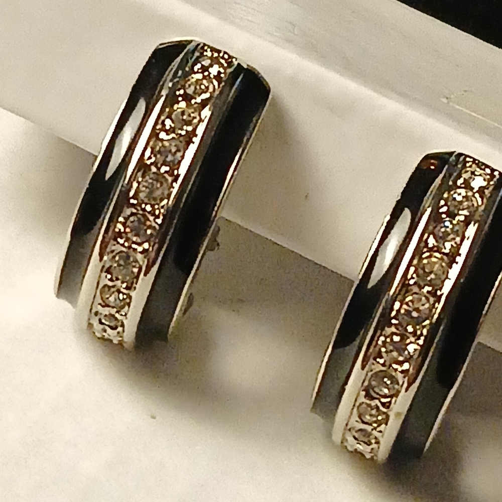 Signed Vintage 5th Avenue Collection Half Hoop Earrings. Swarovski Crystal EUC